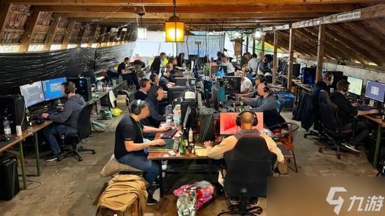 60名玩家齐聚波兰LAN Party，手工布线重温《雷神之锤2》经典对战